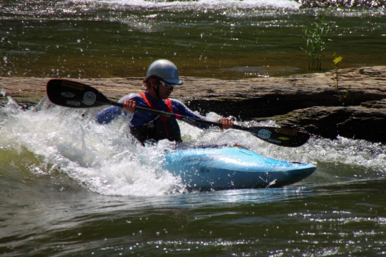 Kayaker on the Shenandoah River, in Harper's Ferry, West Virginia. (Photo: Mr.TinDC via Flickr with CC BY-ND 2.0 license)