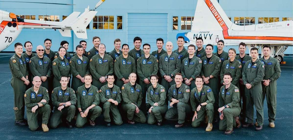 U.S. Naval Test Pilot School (USNTPS) Class 152 group photo. (U.S. Navy photo)