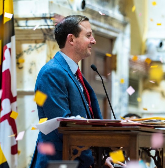 Senate President Bill Ferguson, D-Baltimore, watches confetti rain down around him as the 2022 Maryland General Assembly legislative session ends just before the clock strikes midnight Tuesday. (Photo: Joe Ryan)