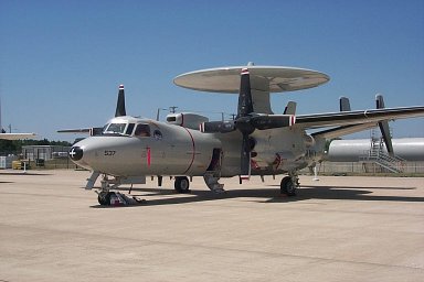 E-2C_Hawkeye-1.jpg (18516 bytes)