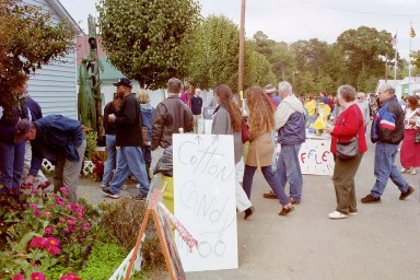 In addition to all of the food, there were also many exhibits and commercial vendors.